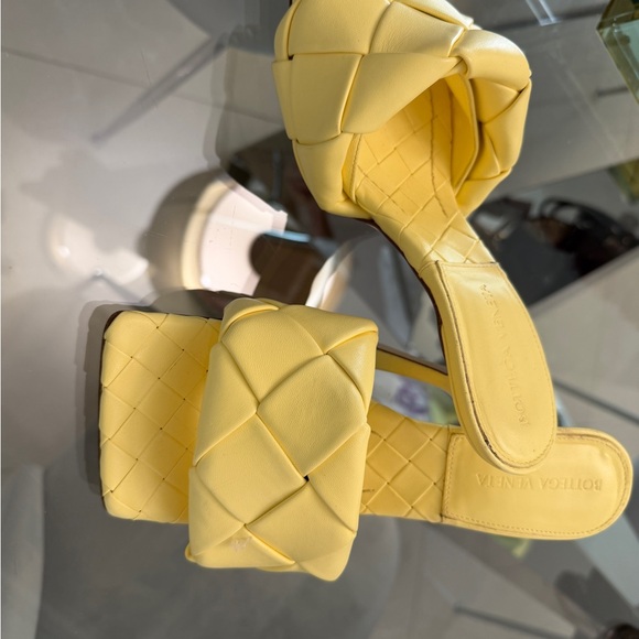 🔥 Authentic Bottega Veneta Yellow Woven Heels — Size 36 (US 5–5.5) 🔥 - Picture 2 of 4